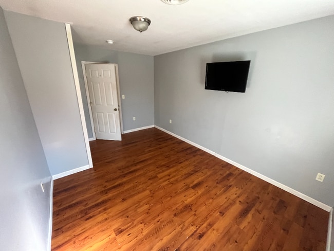 Photo - 48 Allens Falls Rd Unit Apartment 2