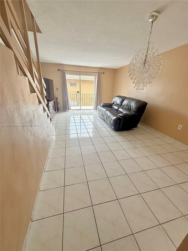 Photo - 1100 W 35th St Casa Adosada