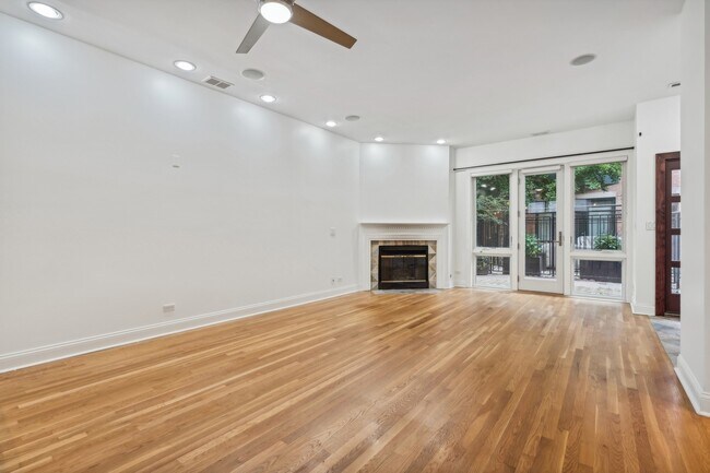 Photo - 2910 N Commonwealth Ave