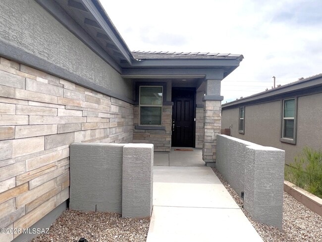 Building Photo - 353 N Spring Flower Dr