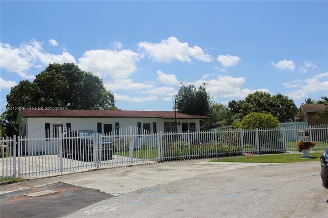 Building Photo - 30724 SW 154th Ct