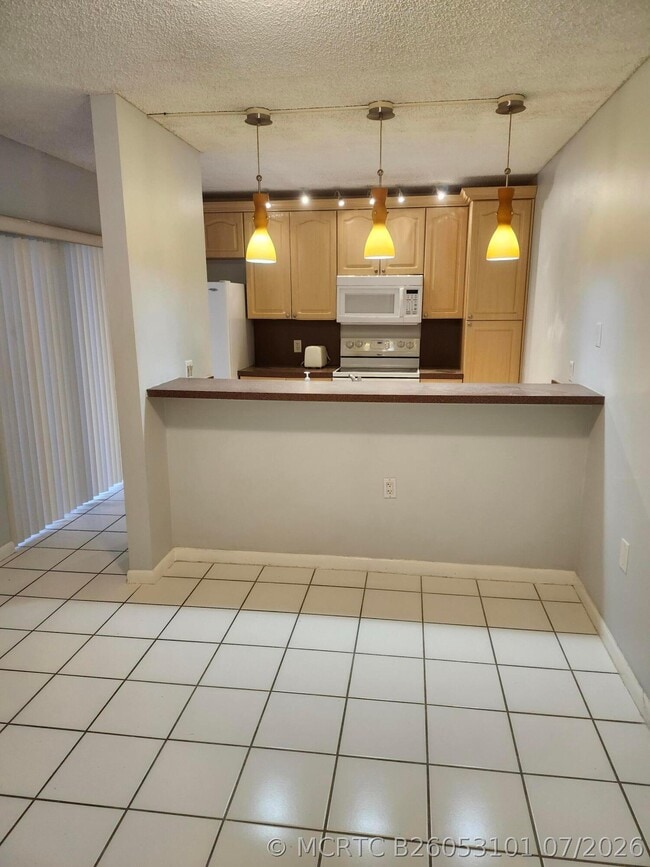 3209 32nd Way