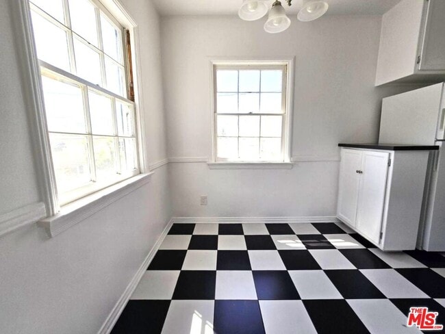 Photo - 10360 1/2 Ashton Ave