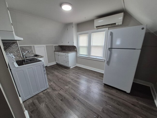 Building Photo - 512 S Washington St Unit 512-3 S Washington St