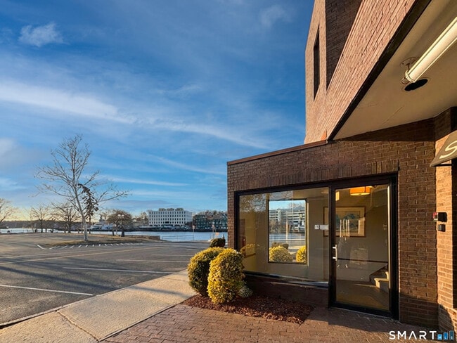 Photo - 14 Post Rd E Unidad C