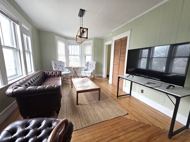 Photo - 1168 Grafton St