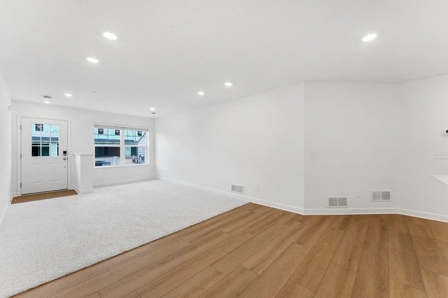 Photo - 5297 Long Pointe Pass