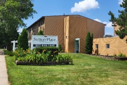 Building Photo - Sutton Place
