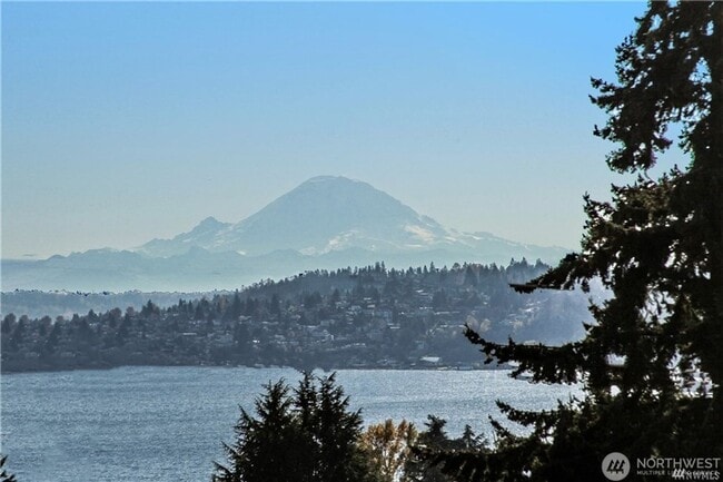Photo - 4Bd/3.5Ba Seattle Home