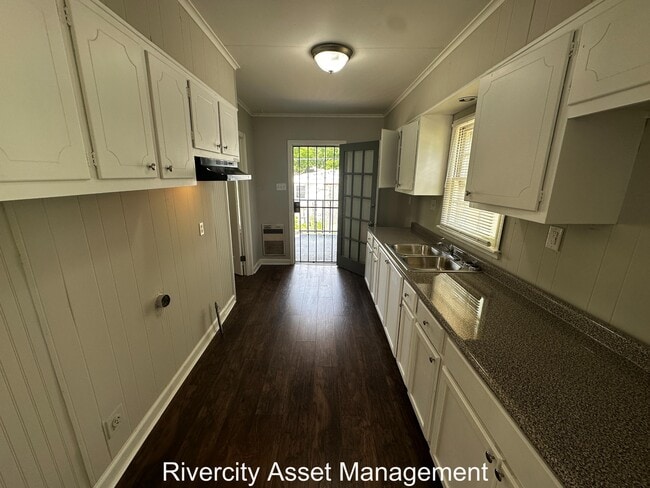 Photo - 837 Freeman St