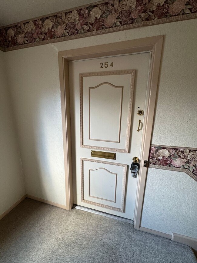 Photo - GREAT SPACIOUS CONDO | GATED | MEDICAL CEN... Unit 254