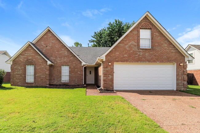 6752 Oakmoor Cir S