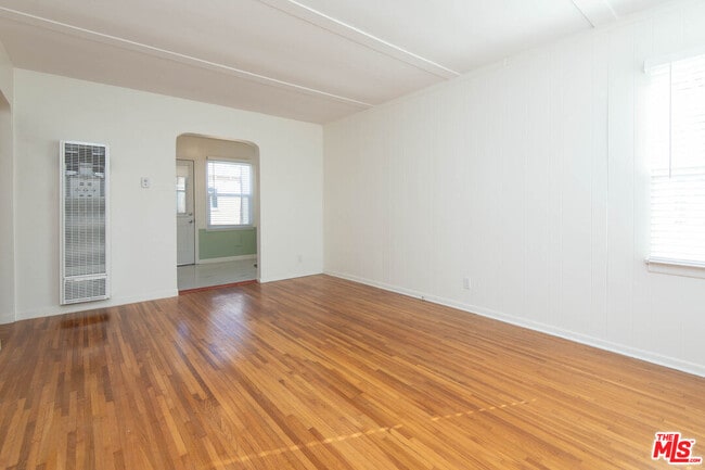 Building Photo - 2594 Amherst Ave Rental