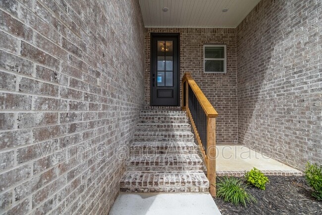 Photo - 1041 Whistler St