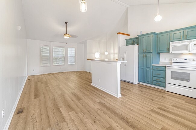 Photo - 3 Bedroom 2 Bath in Warrensburg