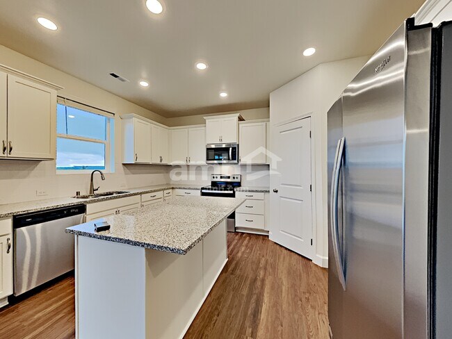 6914 35th Pl NE