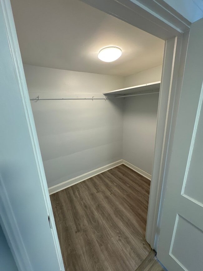 Photo - Spacious Roof Top Studio Efficiency Apartment Unit Apt 506 - Studio Rooftop Galley Kitchen