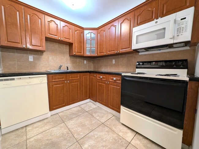 Photo - 1720 NW N River Dr Unit 209