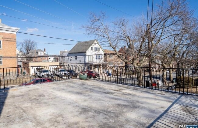 Photo - 254 Hudson Pl Unit 2