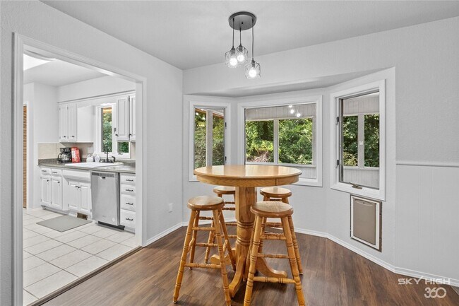 Photo - 13 Yarmouth Dr