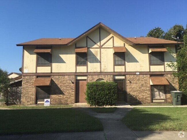 Building Photo - 4502 Chase Unit 4502 Chase B Rental
