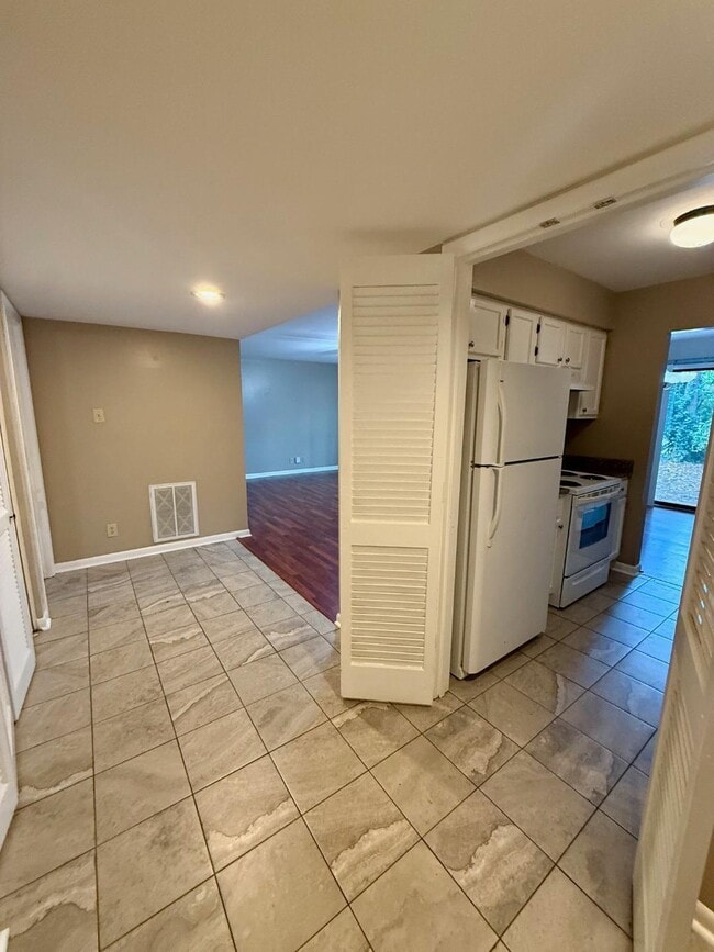 Photo - 750 Shaker Dr Unit 401