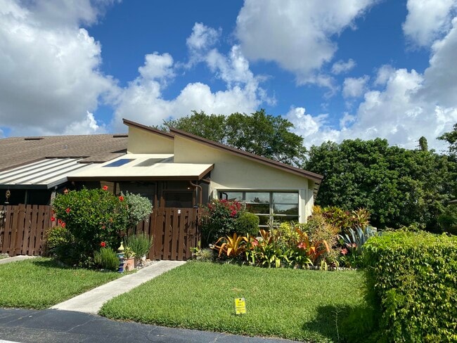 Building Photo - 5061 Nesting Way Unit D