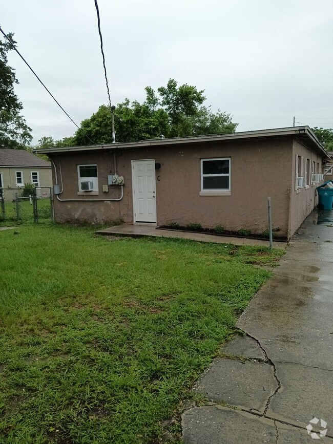Building Photo - 902 W Jackson St Rental