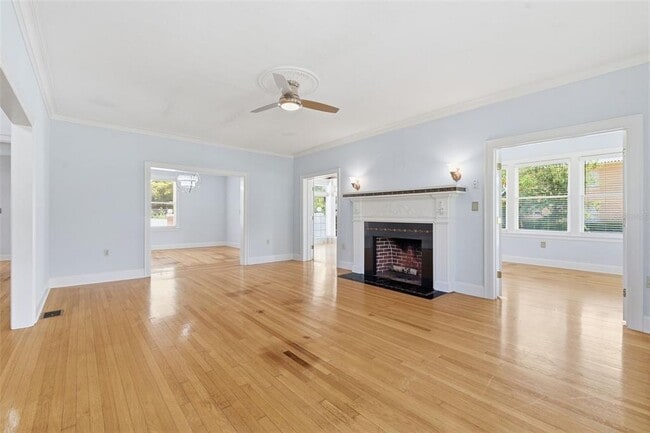 Photo - 555 18th Ave NE