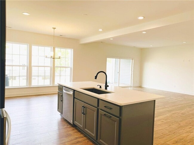 Photo - 7048 Dunton Rd