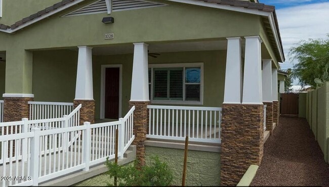 Photo - 1028 E Curry Rd