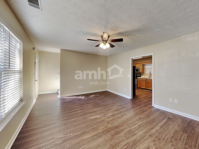 Photo - 322 Hillcrest Ln