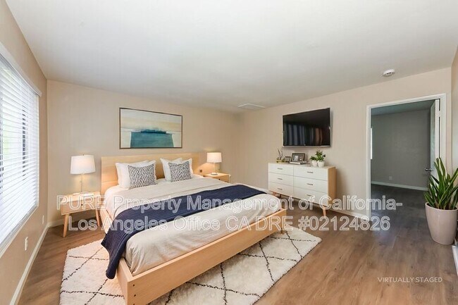 Photo - 23815 Hemlock Ave