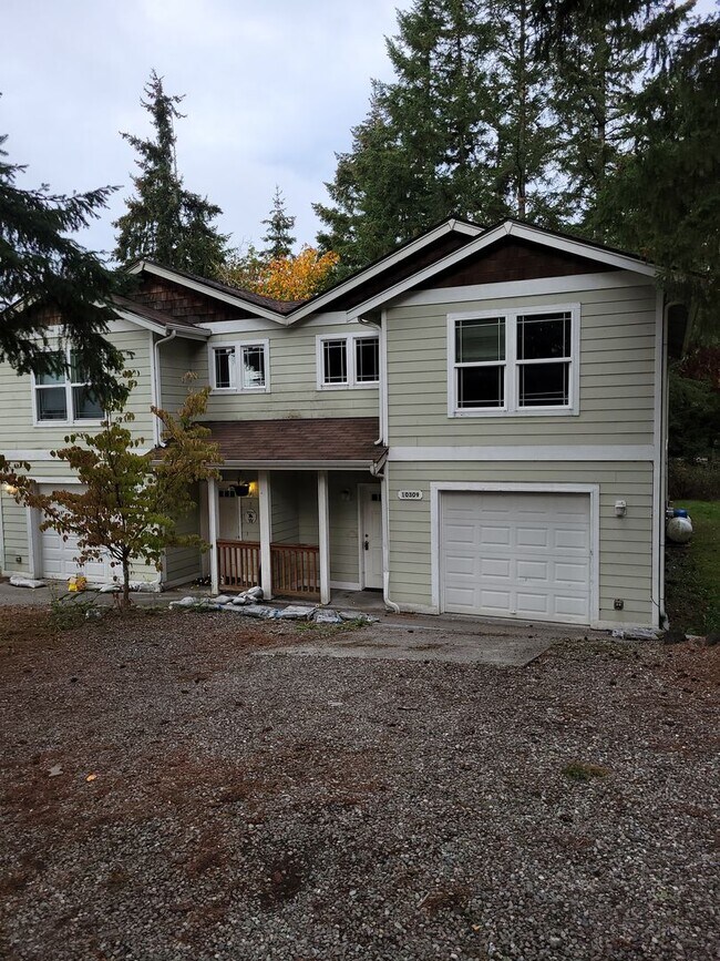 Freshly Painted Duplex in the Heart of Sil... - Freshly Painted Duplex in the Heart of Sil... Casa