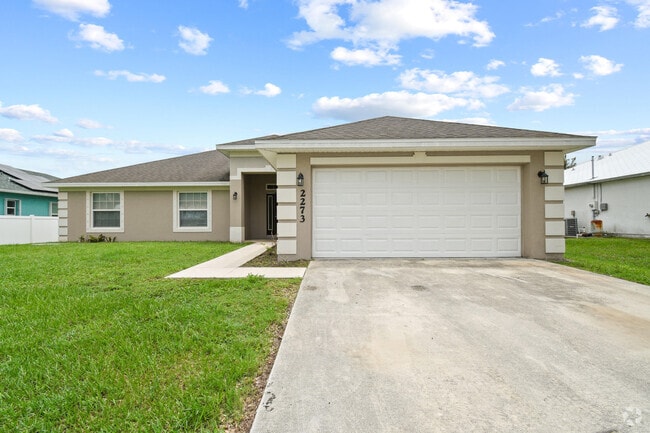 Building Photo - 2273 SW Monterrey Ln Rental
