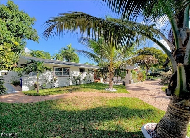Photo - 2702 McGregor Blvd