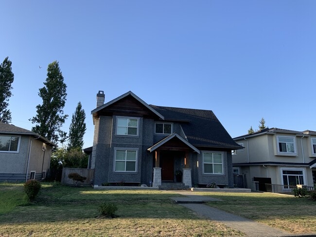 Building Photo - 6841 Burns St