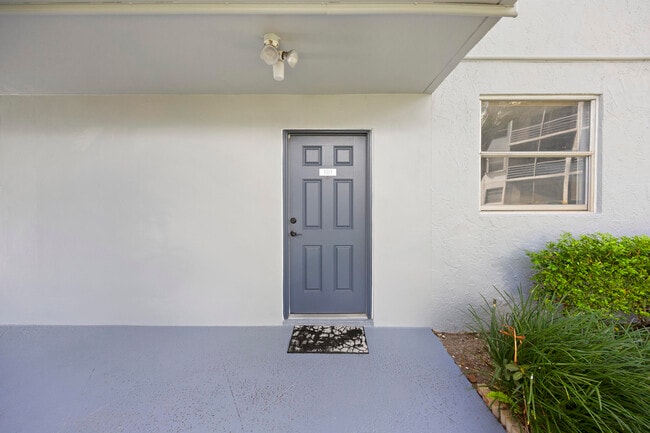 Building Photo - 5301 NW 2nd Ave Unit 1010