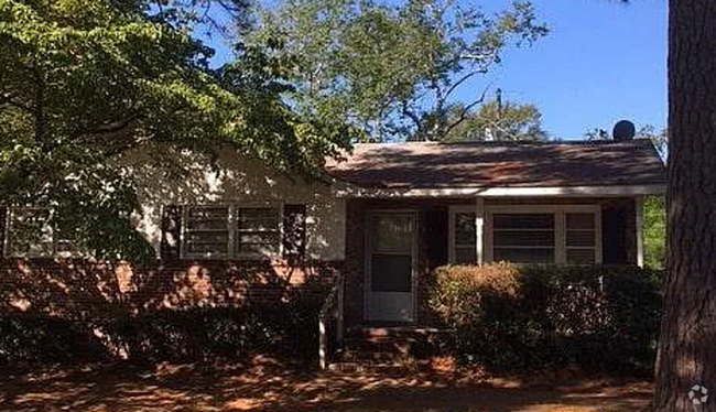 Building Photo - 3 bdrm house in Southeast Columbia.