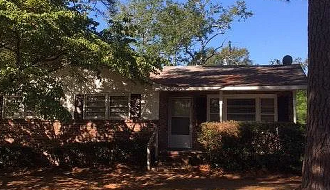 3 bdrm house in Southeast Columbia. - 3 bdrm house in Southeast Columbia.