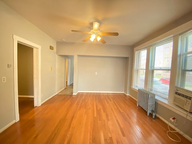 Photo - 2232 W Addison St Unit 1