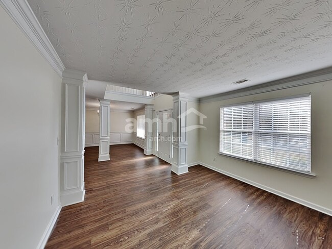 Photo - 247 River Pass Ct NE