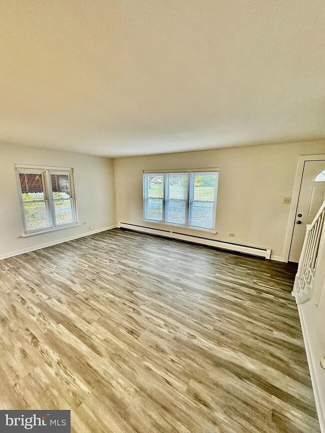 Photo - 602 E Maple St