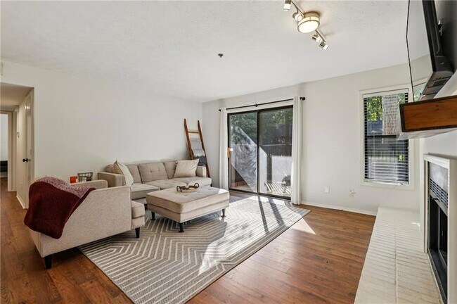 Photo - 1602 Cumberland Ct SE