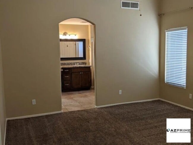 Building Photo - Lovely house for rent