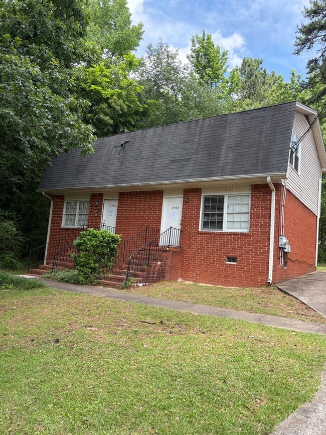 Building Photo - 1900 Lyle Dr Unit 1902
