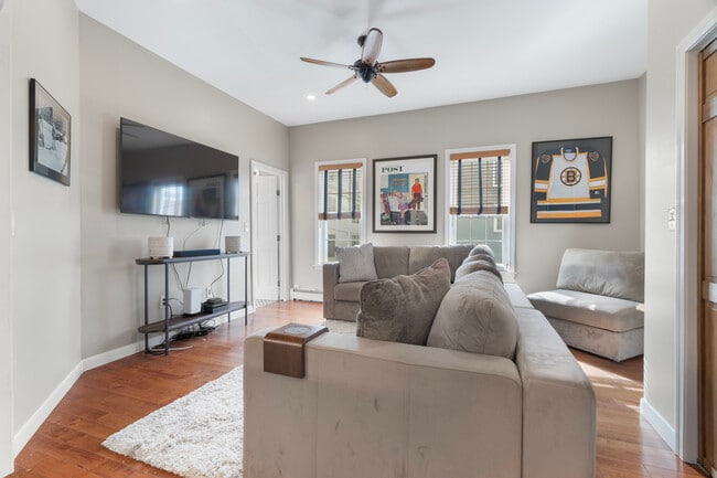 Photo - 764 E 3rd St Unit 3