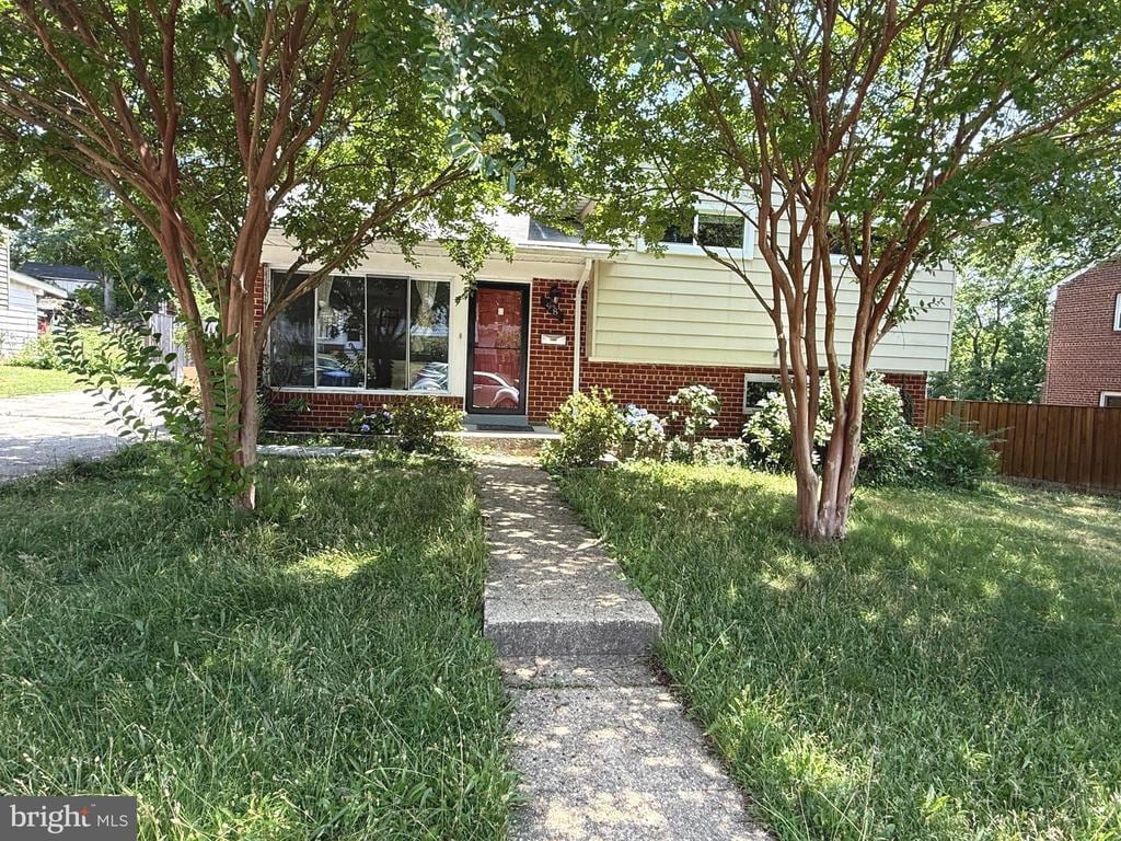 Photo - 98 S Iris St