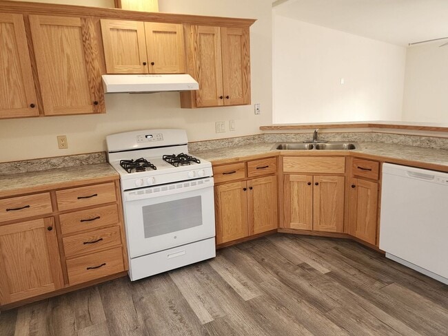 Charming 3-Bedroom Home in the Heart of Pa... - Charming 3-Bedroom Home in the Heart of Pa...