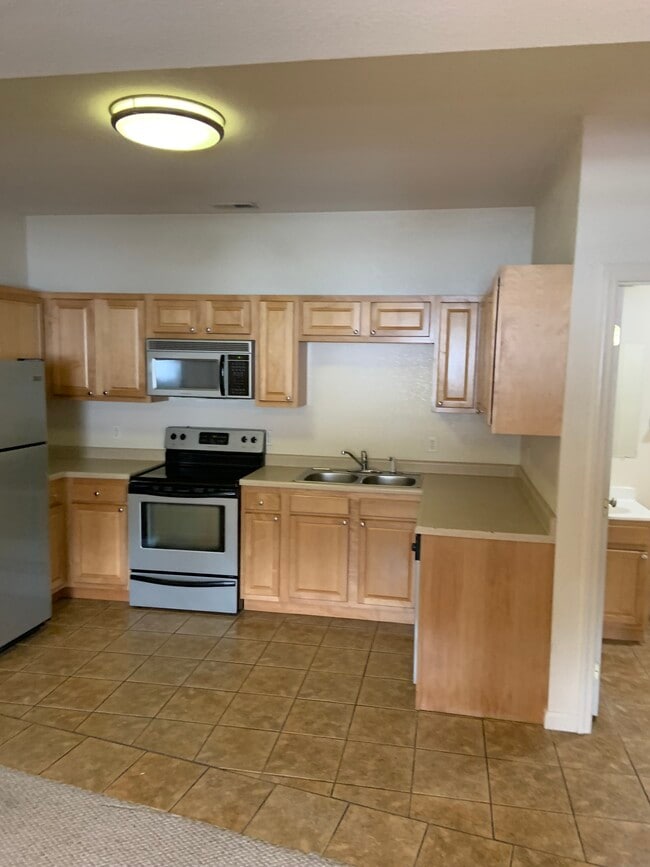 Photo - 211 Willey St